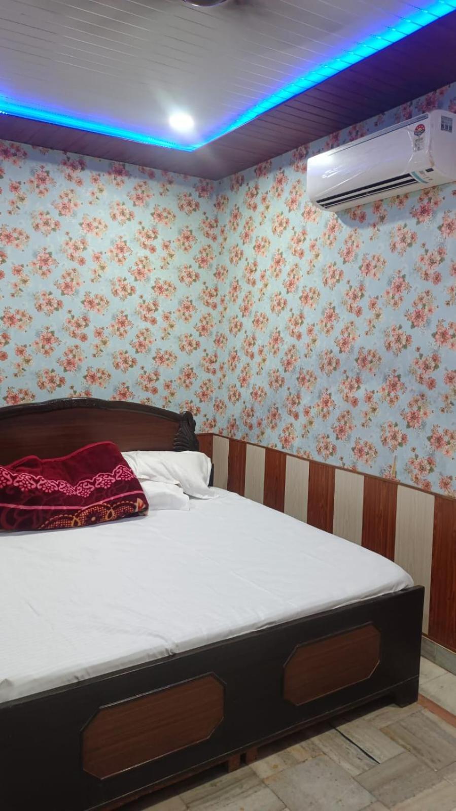 Jay Durga Guest House - Varanasi — Photos 1